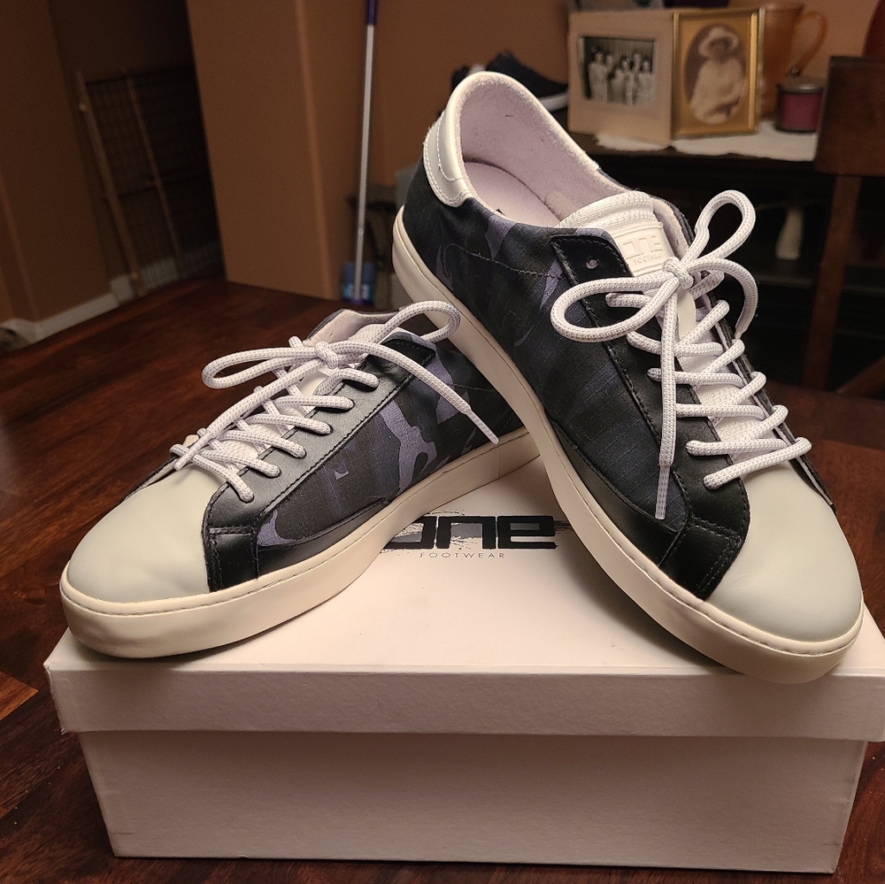 One Footwear Camo Attack Mens Sneakers